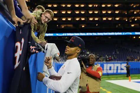 Week 16 updates: WR DJ Moore suffers ankle injury on Chicago Bears’ 1st play against Arizona Cardinals